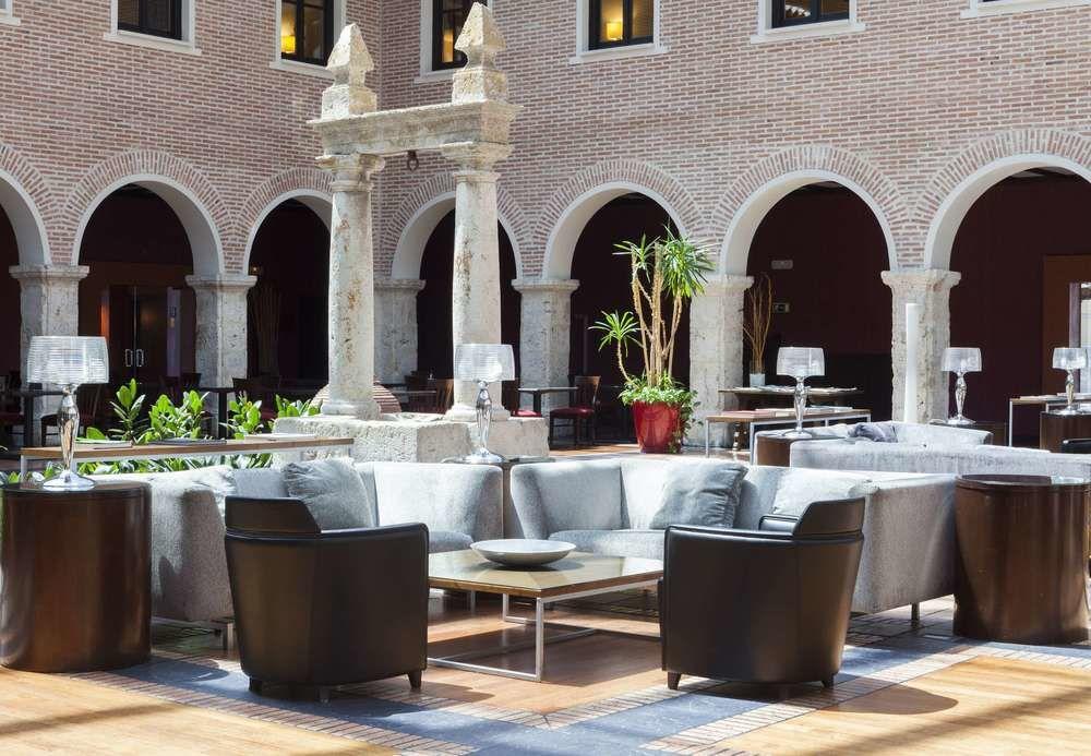 Ac Hotel Palacio De Santa Ana By Marriott Valladolid Exteriér fotografie The hotel's lobby