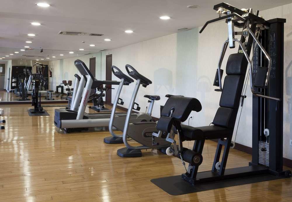 Ac Hotel Palacio De Santa Ana By Marriott Valladolid Exteriér fotografie A gym in a hotel