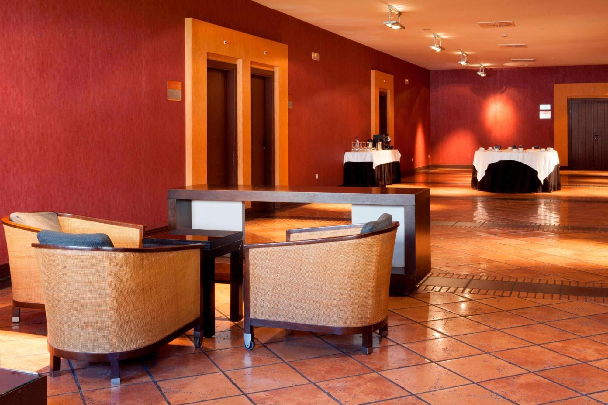 Ac Hotel Palacio De Santa Ana By Marriott Valladolid Exteriér fotografie The lobby of the hotel