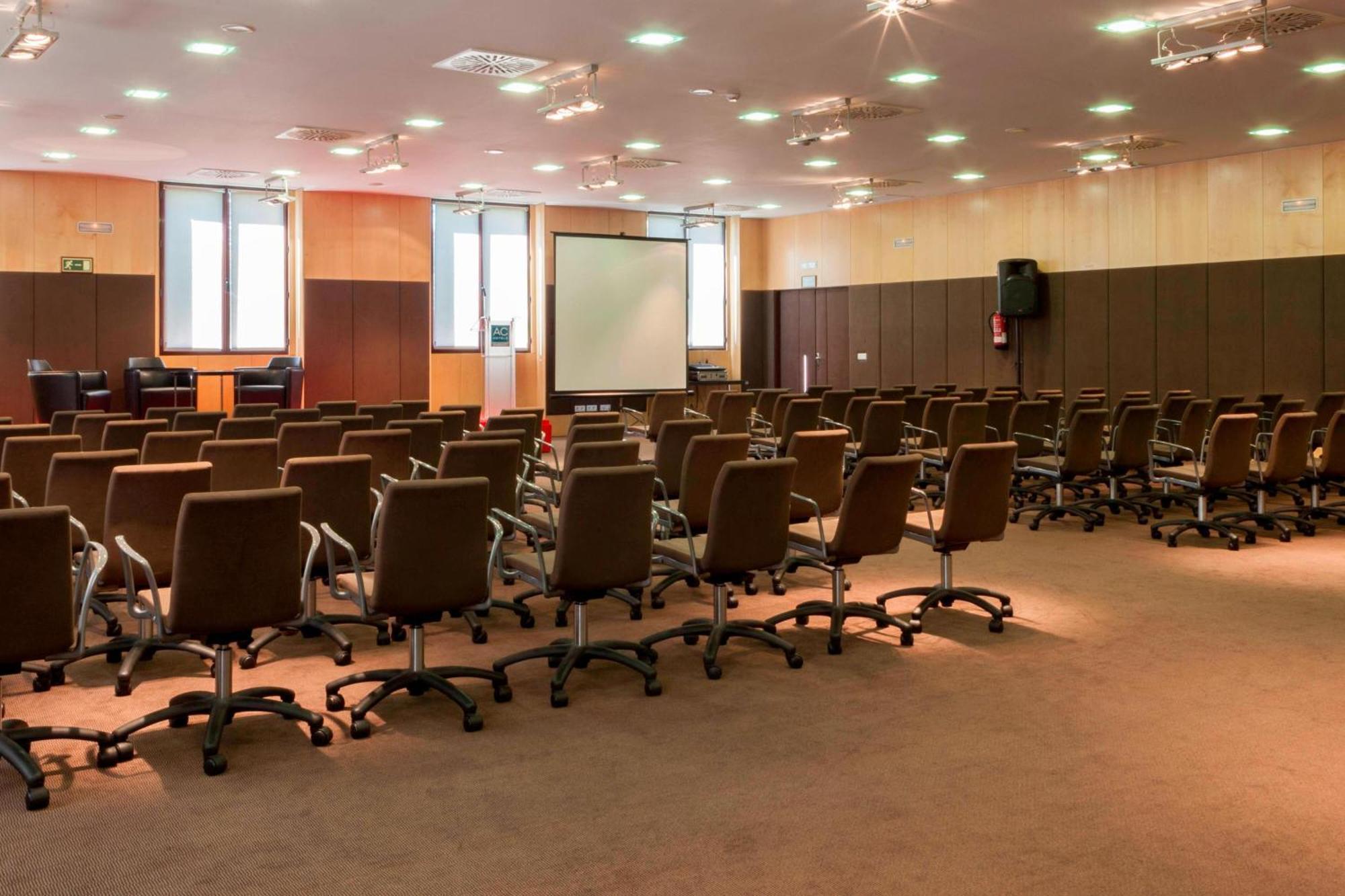 Ac Hotel Palacio De Santa Ana By Marriott Valladolid Exteriér fotografie The main conference room