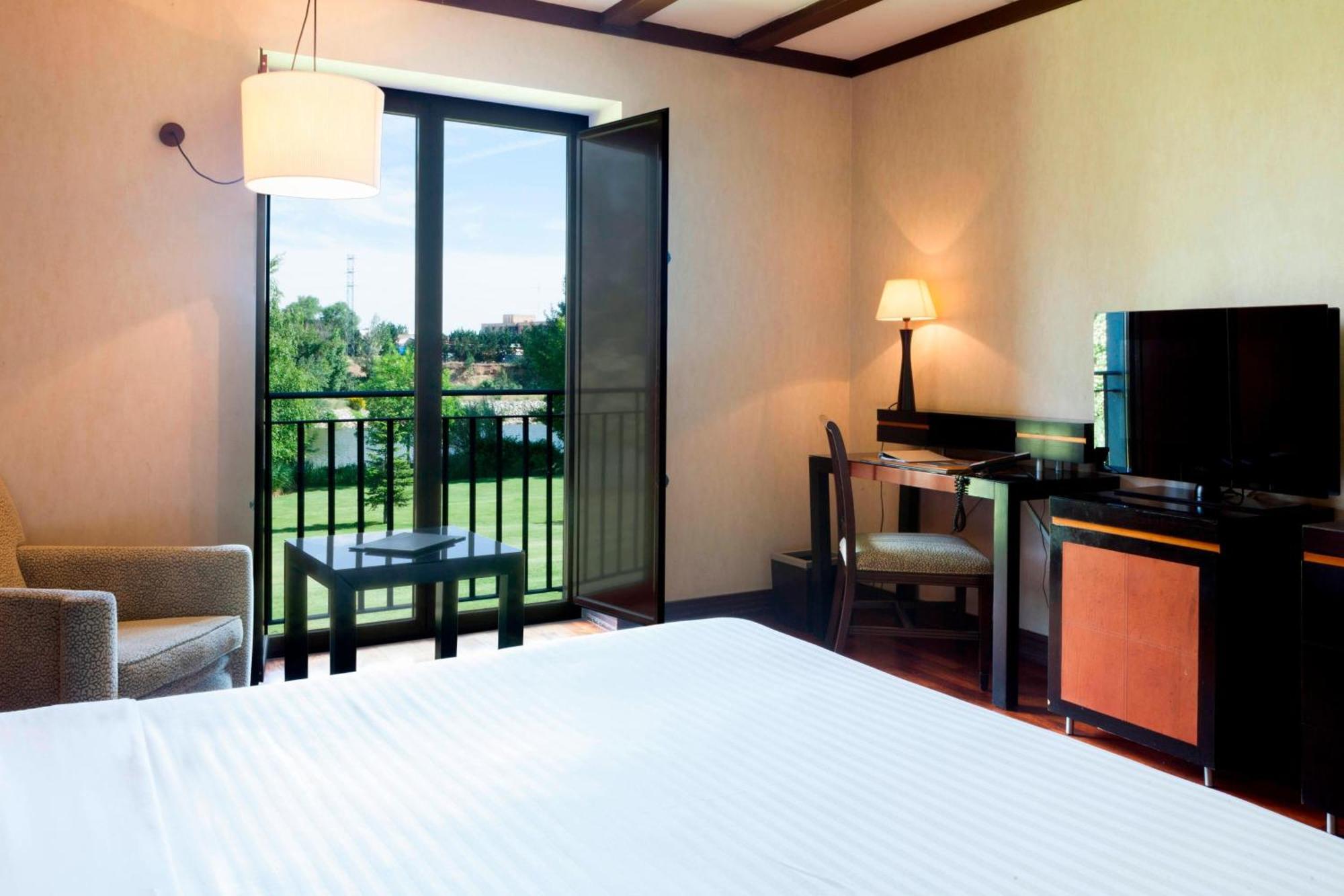 Ac Hotel Palacio De Santa Ana By Marriott Valladolid Exteriér fotografie A room at the hotel