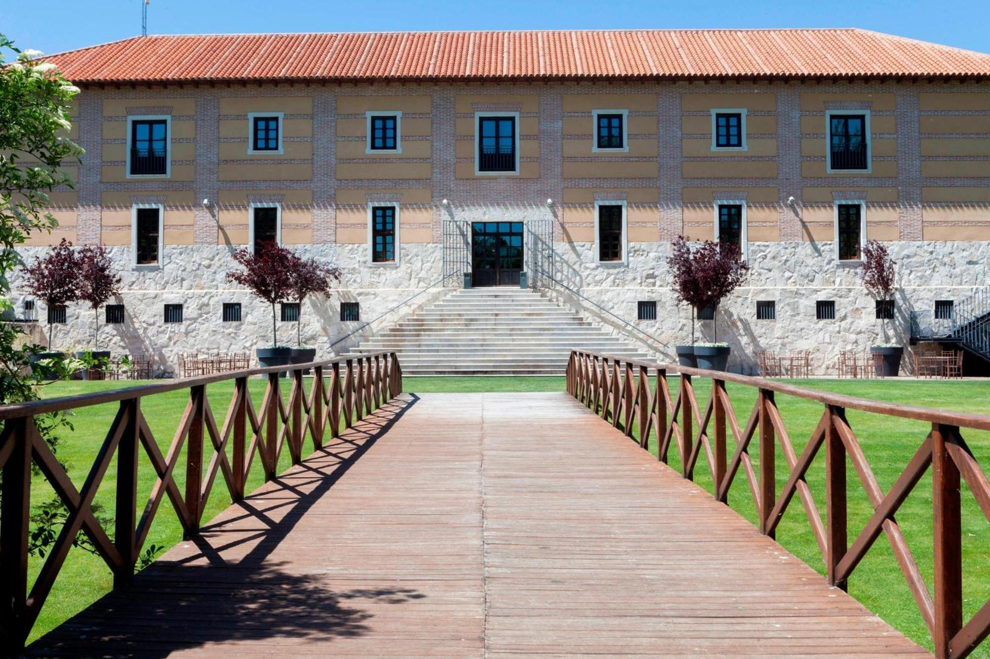 Ac Hotel Palacio De Santa Ana By Marriott Valladolid Exteriér fotografie The main building of the museum