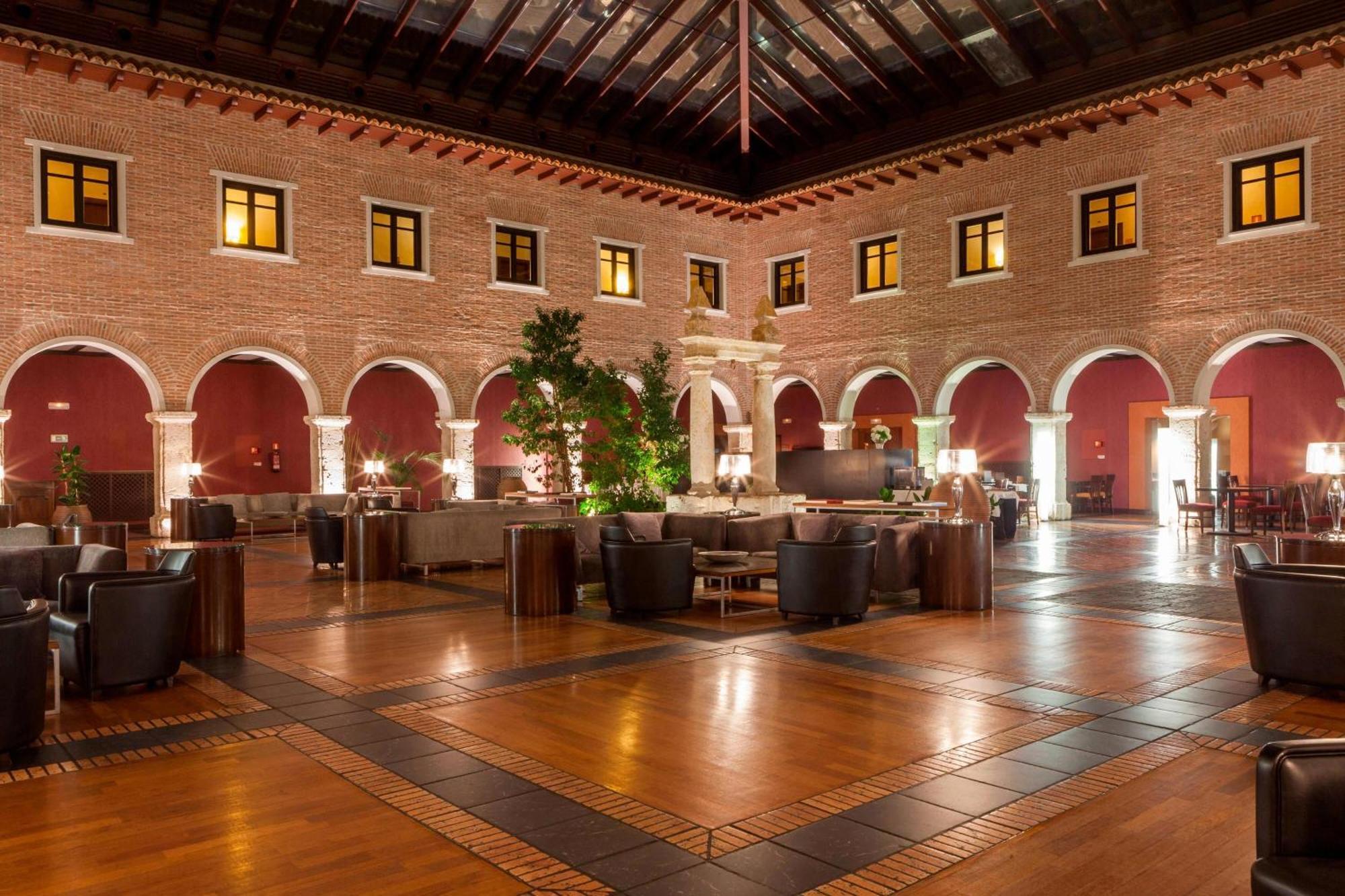 Ac Hotel Palacio De Santa Ana By Marriott Valladolid Exteriér fotografie The interior of the hotel