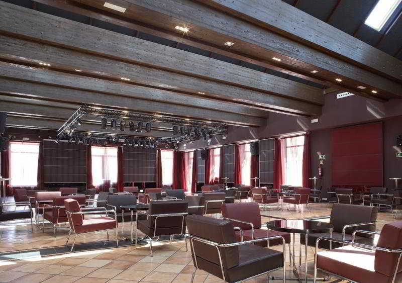 Ac Hotel Palacio De Santa Ana By Marriott Valladolid Interiér fotografie The interior of the main conference hall